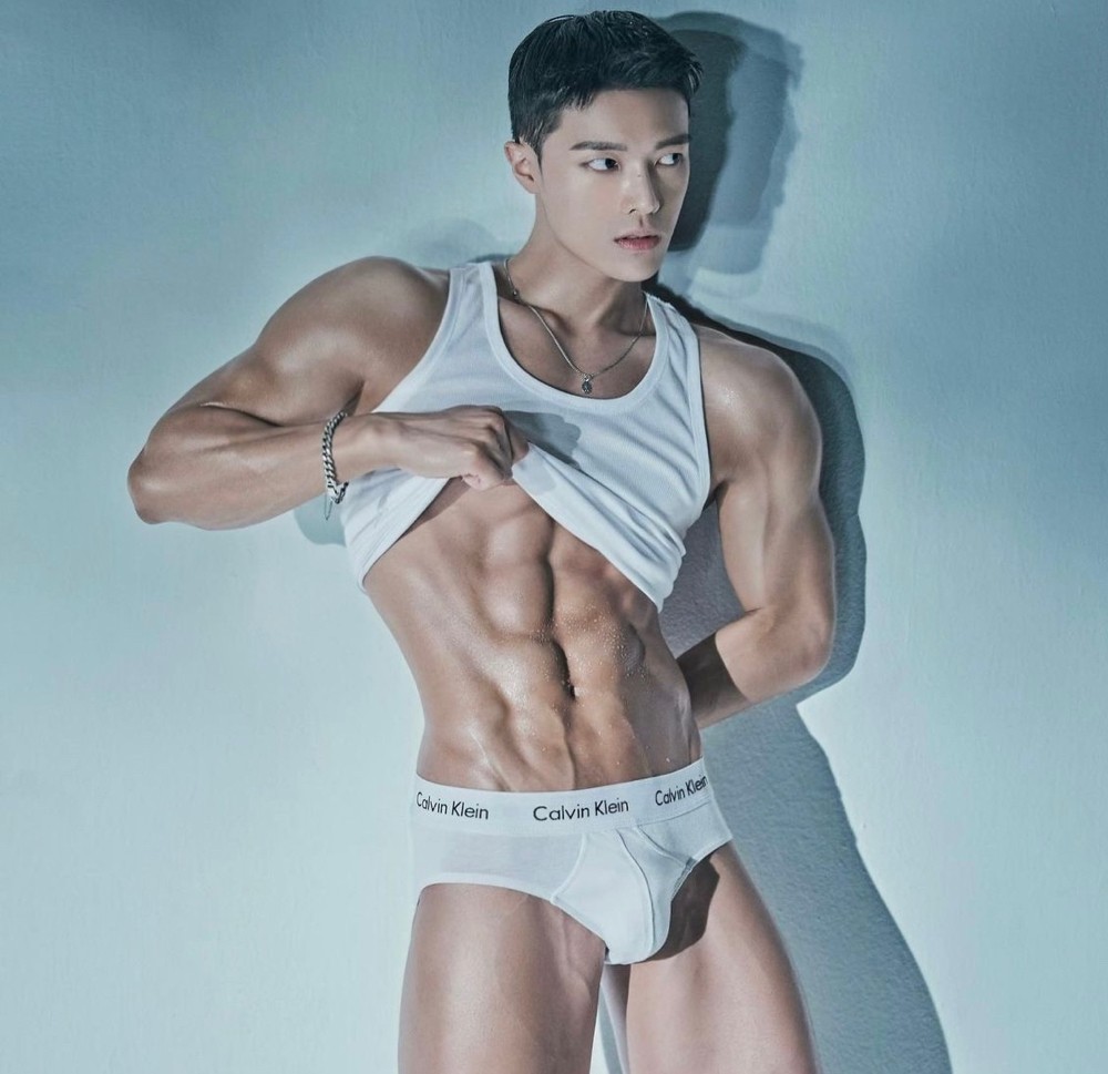 딘 커버 이미지