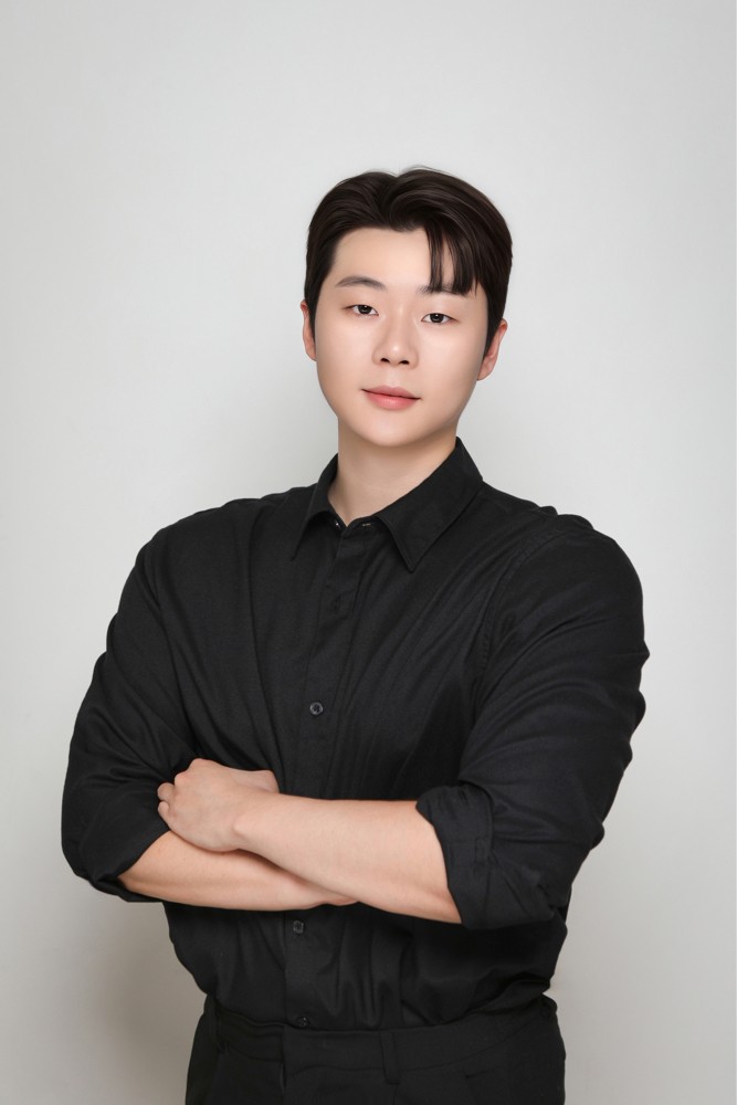 윤동현 커버 이미지