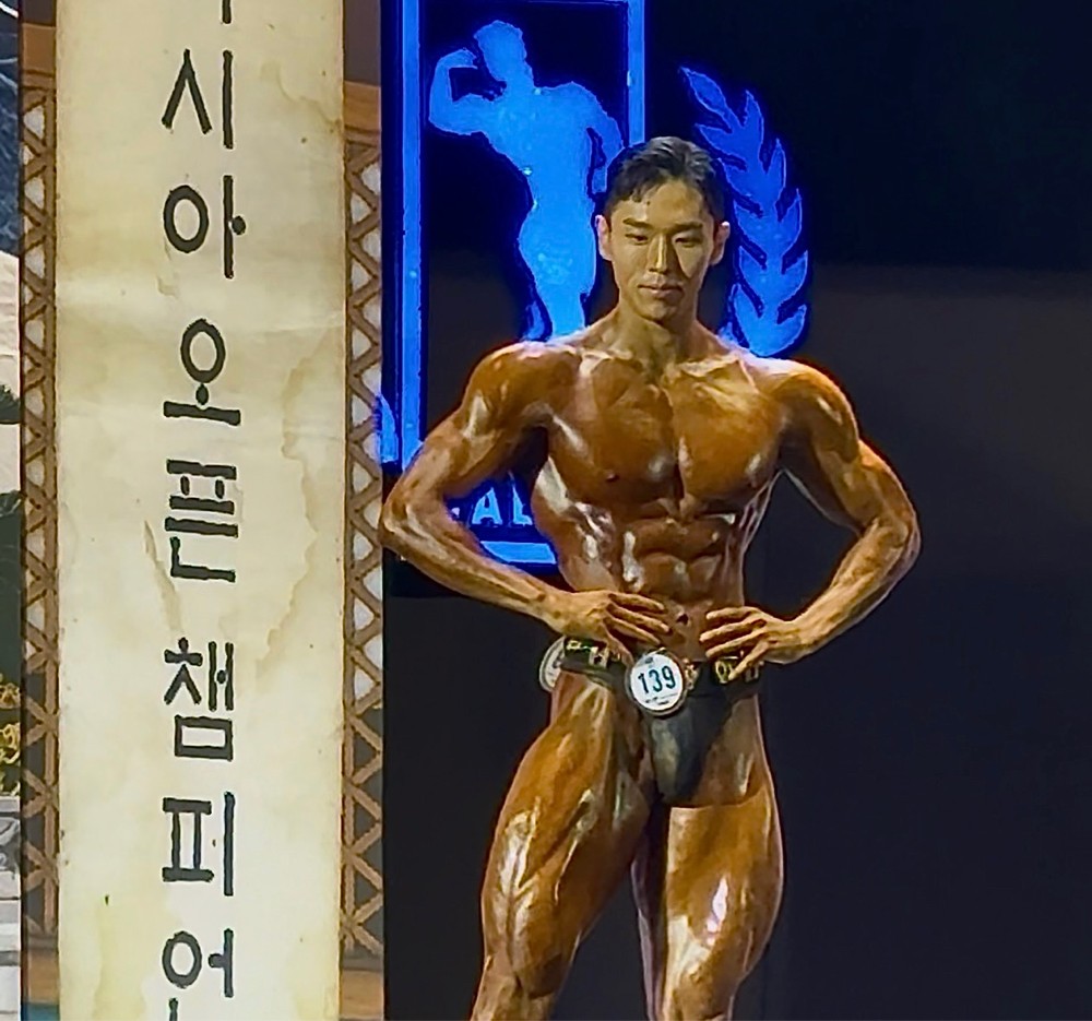 윤우영 커버 이미지