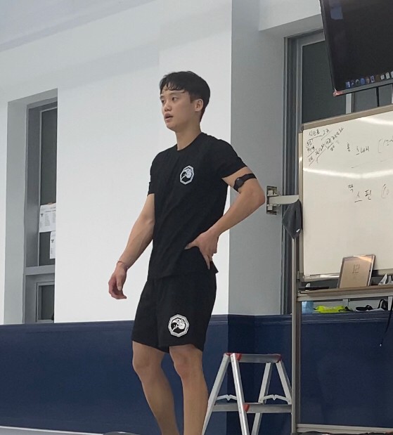 장홍익 커버 이미지